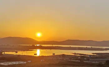 博德鲁姆美丽公寓，享海景和火烈鸟湖景观